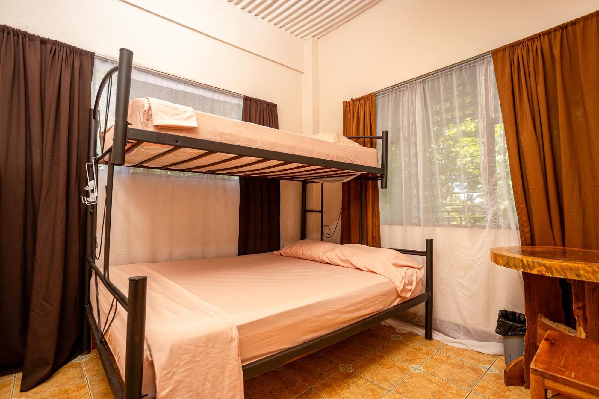 Manuel Antonio Hostel Ngoại thất bức ảnh